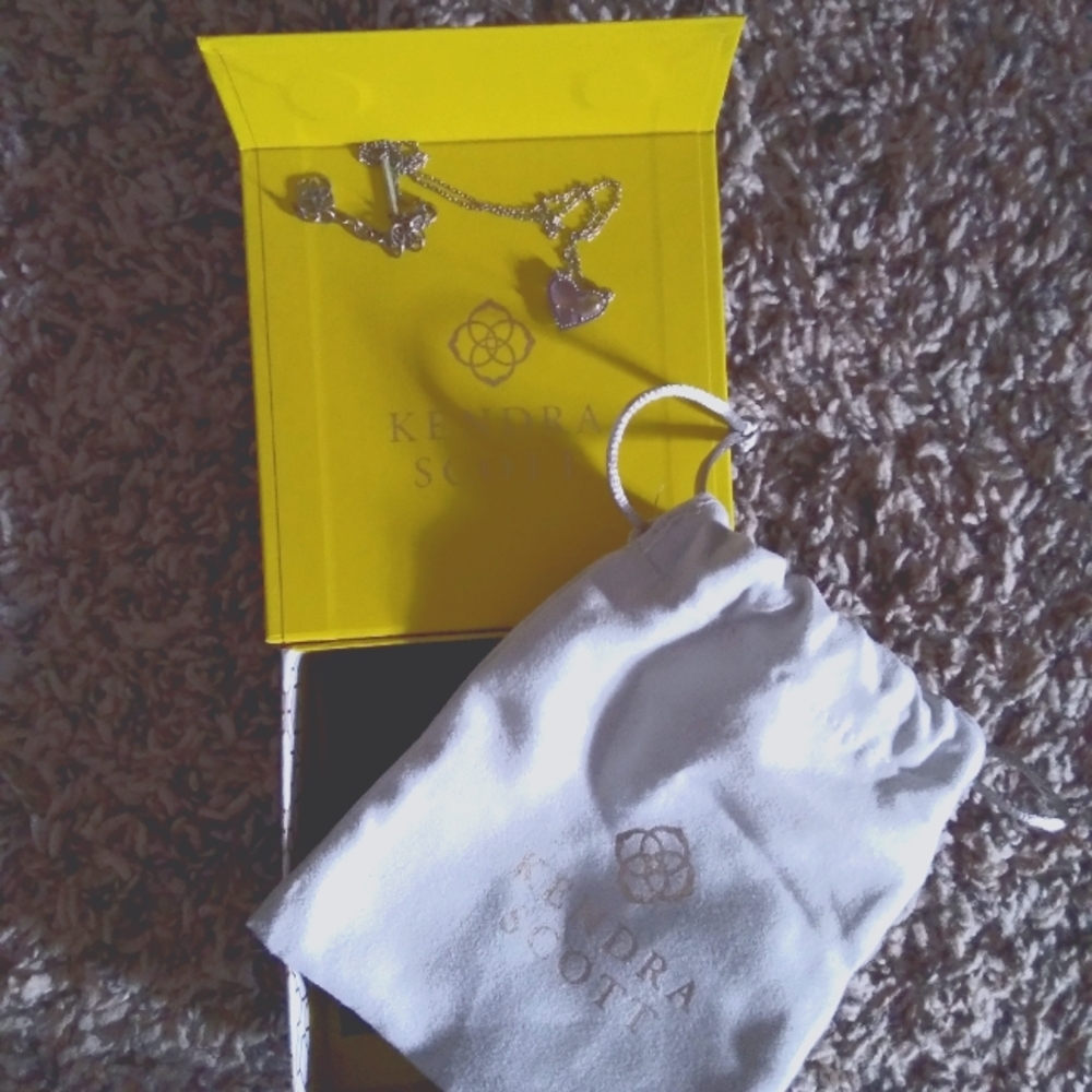 Kendra Scott Amethyst necklace